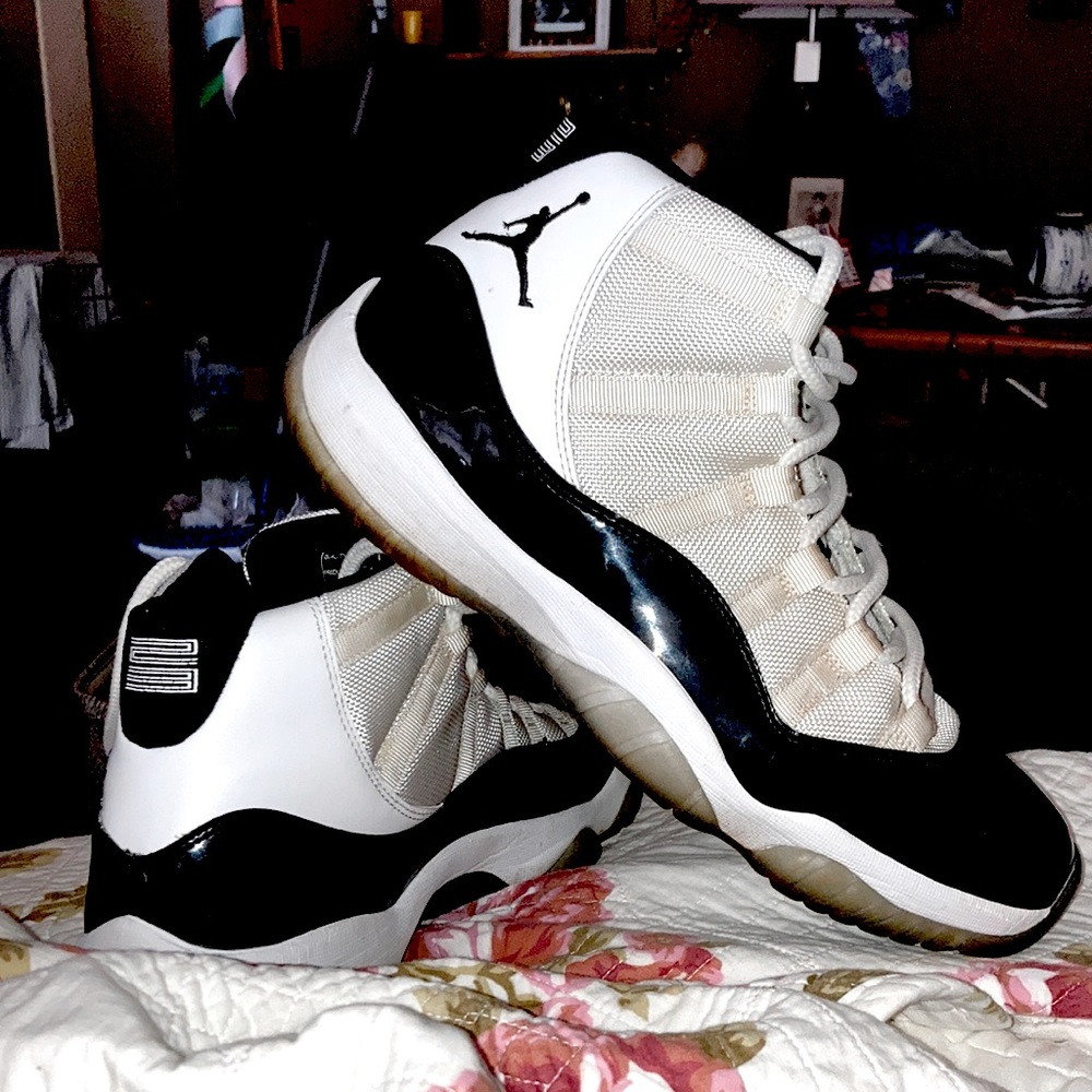 Size 10.5 Concord 11 mid.
